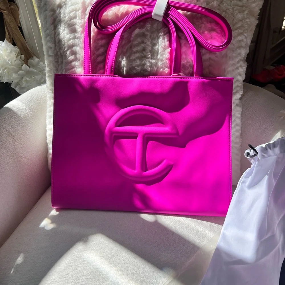 Telfar Medium Shopper - Azalea - Picture 6 of 9